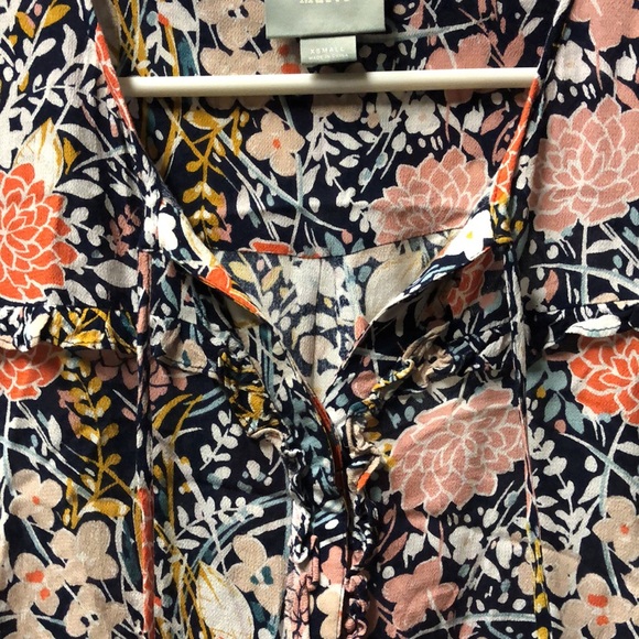 Floral Anthropologie top with buttons and tassel details - Picture 3 of 6